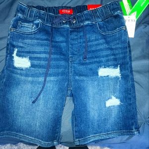 Super cute Guess denim shorts. Never worn size small.